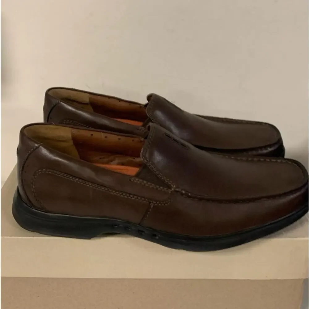 Clarks Men’s Size 9 M Uneasley Twin Loafer Shoes, Dark Brown Leather
